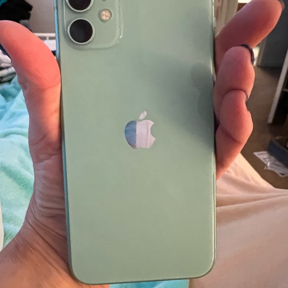 iPhone 11 mint green 256gb - Picture 8 of 13